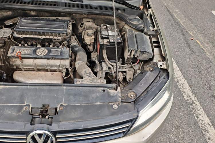 Used Volkswagen Sagitar 2014 Revised Version 1.6L Manual Comfort Edition Engine Bay Left