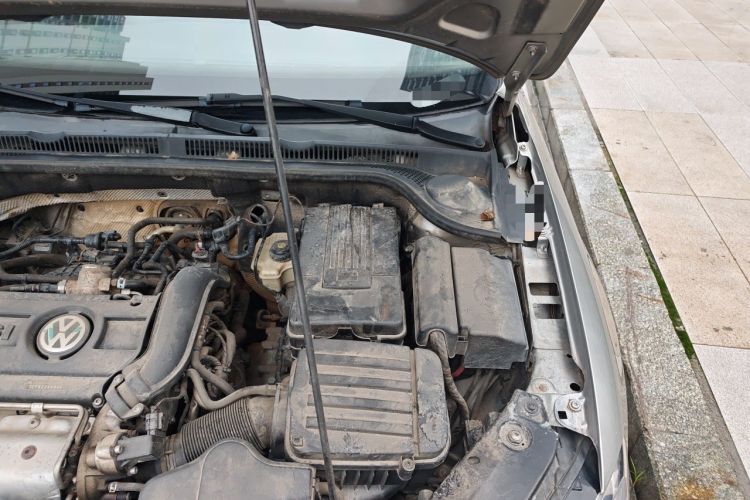 Used Volkswagen Sagitar 2014 Revised Version 1.4TSI Automatic Luxury Edition Engine Bay Left