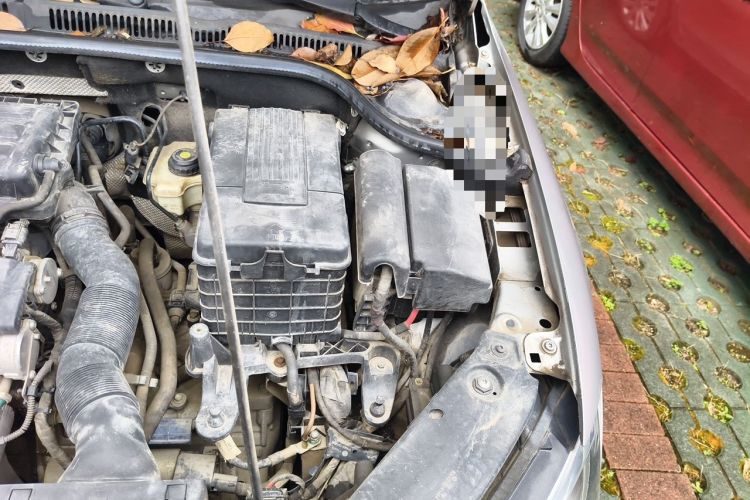 Used Volkswagen Sagitar 2014 1.6L Automatic Comfort Model Engine Bay Left