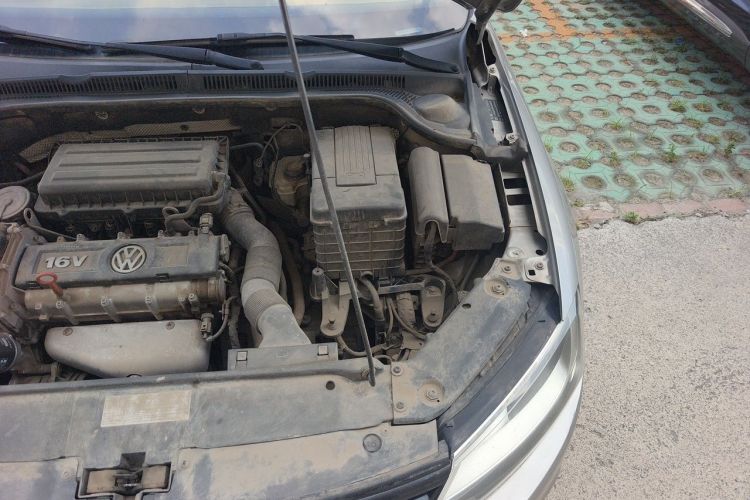 Used Volkswagen Sagitar 2014 Revised Version 1.6L Automatic Leading Edition Engine Bay Left