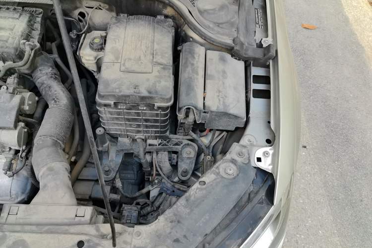 Used Volkswagen Sagitar 2014 1.6L Automatic Comfort Model Engine Bay Left