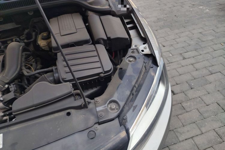 Used Volkswagen Sagitar 2014 Revised Version 1.4TSI Automatic Luxury Edition Engine Bay Left