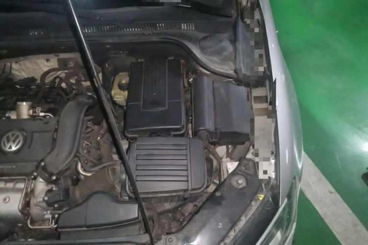 Used Volkswagen Sagitar 2014 1.4TSI Manual Luxury Model Engine Bay Left