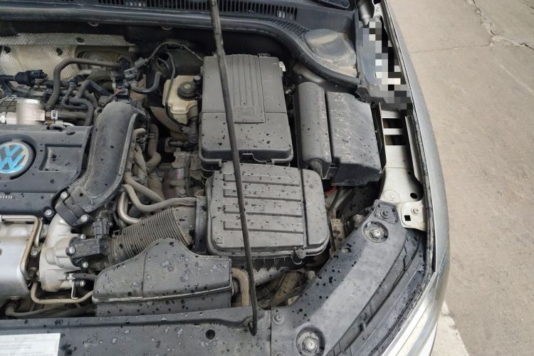 Used Volkswagen Sagitar 2014 1.4TSI Automatic Luxury Model Engine Bay Left