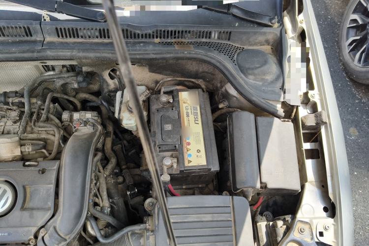 Used Volkswagen Sagitar 2014 1.4TSI Manual Luxury Model Engine Bay Left
