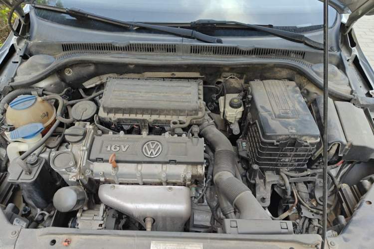 Used Volkswagen Sagitar 2014 Revised Version 1.6L Automatic Comfort Edition Engine Bay
