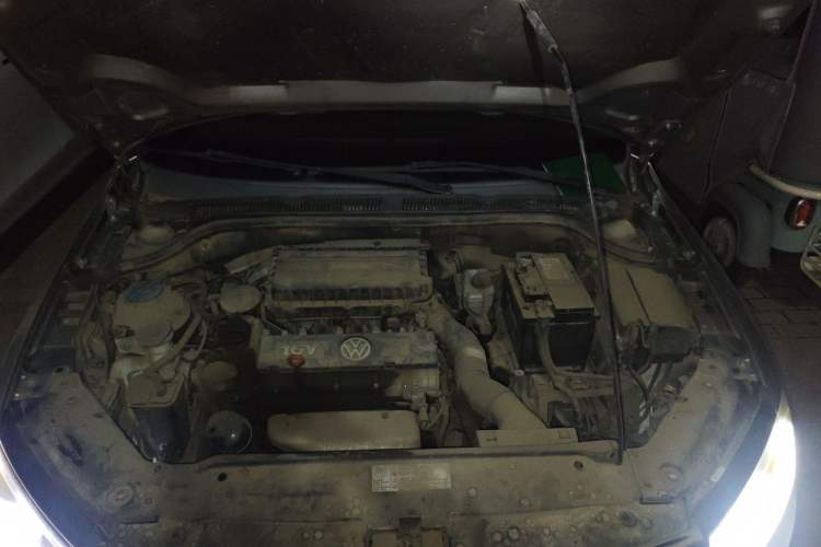 Used Volkswagen Sagitar 2014 1.6L Manual Comfort Model Engine Bay
