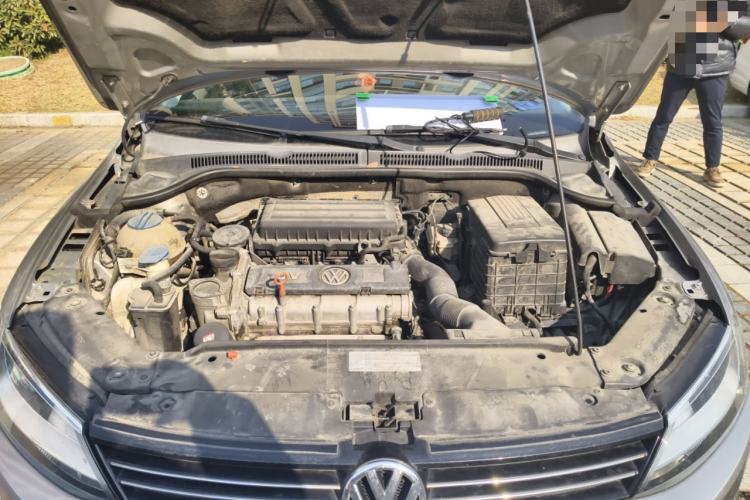 Used Volkswagen Sagitar 2014 Revised Version 1.6L Automatic Comfort Edition Engine Bay