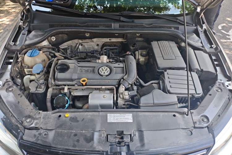 Used Volkswagen Sagitar 2014 Revised Version 1.4TSI Manual Luxury Edition Engine Bay