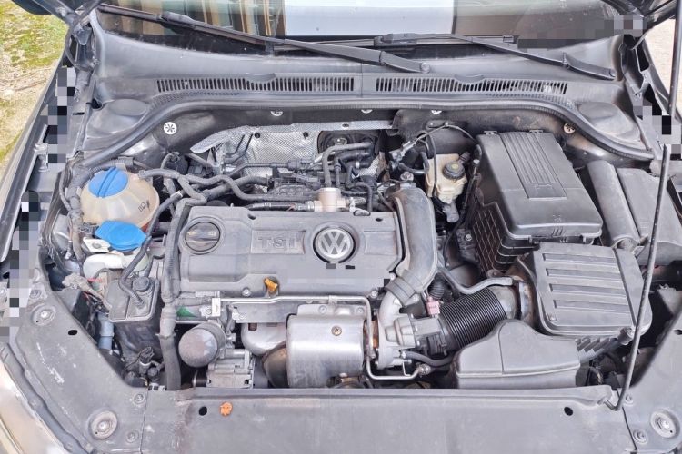 Used Volkswagen Sagitar 2014 1.4TSI Automatic Luxury Model Engine Bay