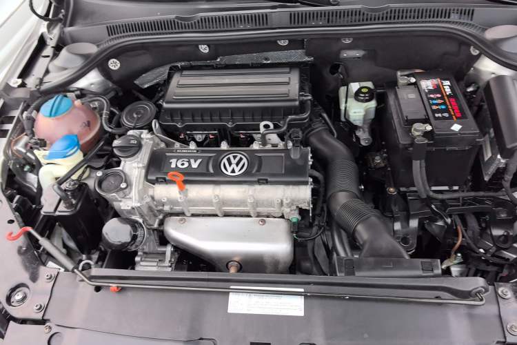 Used Volkswagen Sagitar 2014 1.6L Manual Comfort Model Engine Bay