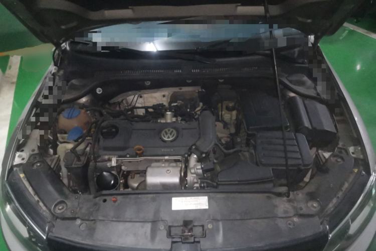 Used Volkswagen Sagitar 2014 1.4TSI Manual Luxury Model Engine Bay