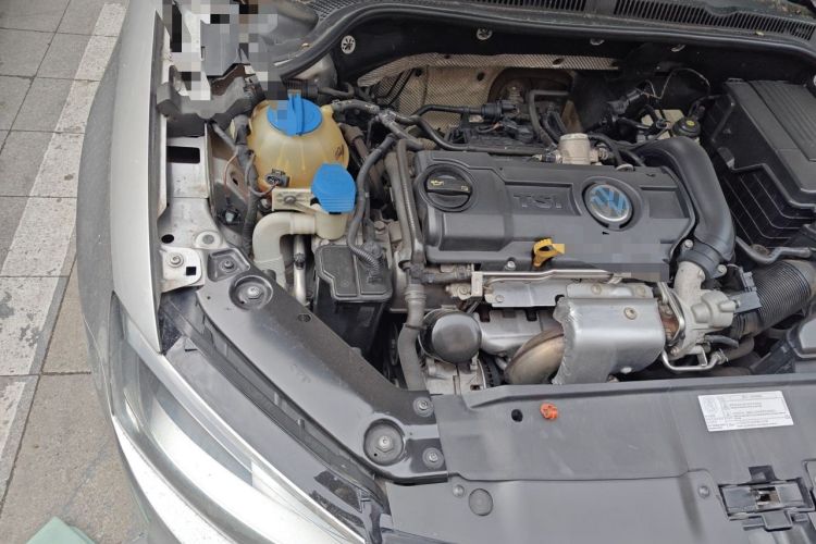 Used Volkswagen Sagitar 2014 1.4TSI Automatic Luxury Model Engine Bay Right