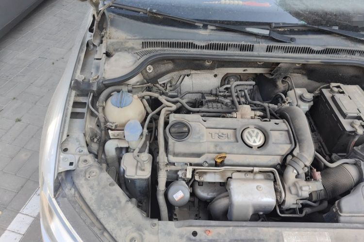 Used Volkswagen Sagitar 2014 1.4TSI Manual Luxury Model Engine Bay Right