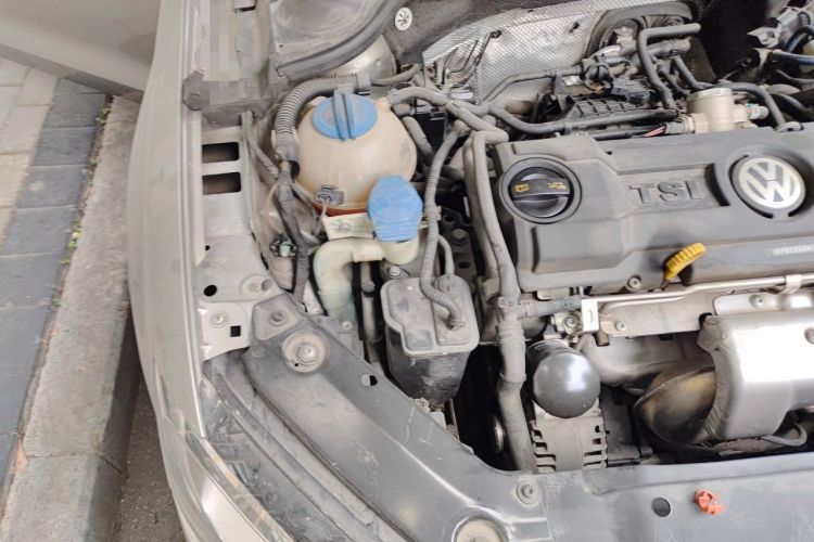 Used Volkswagen Sagitar 2014 Revised Version 1.4TSI Automatic Luxury Edition Engine Bay Right