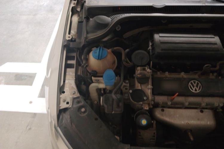 Used Volkswagen Sagitar 2014 1.6L Manual Comfort Model Engine Bay Right