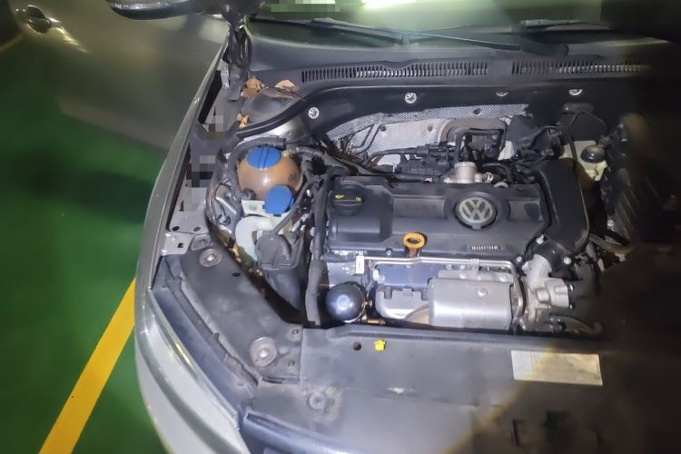 Used Volkswagen Sagitar 2014 Revised Version 1.4TSI Automatic Luxury Edition Engine Bay Right