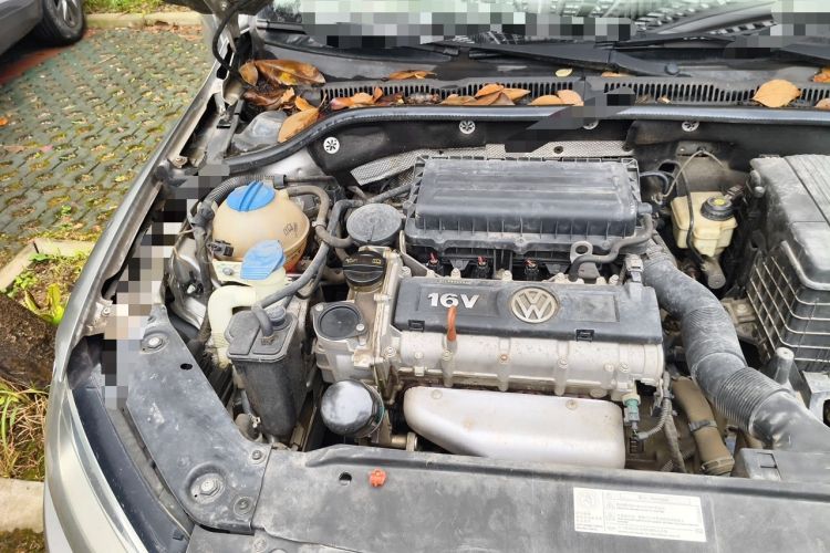 Used Volkswagen Sagitar 2014 1.6L Automatic Comfort Model Engine Bay Right