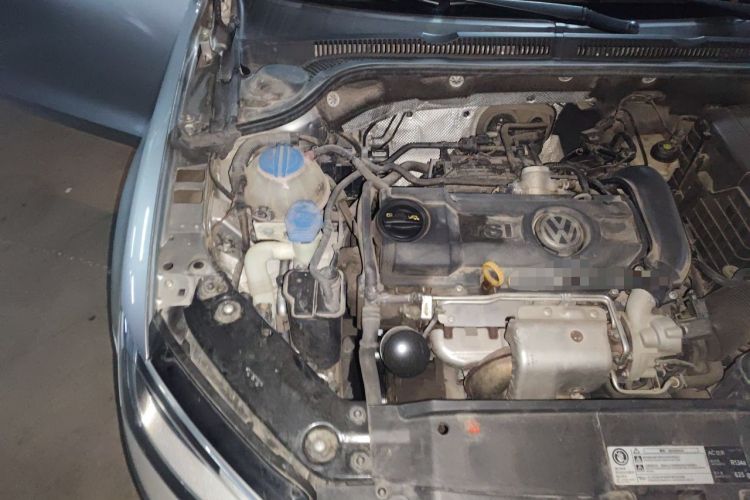 Used Volkswagen Sagitar 2014 Revised Version 1.4TSI Automatic Luxury Edition Engine Bay Right