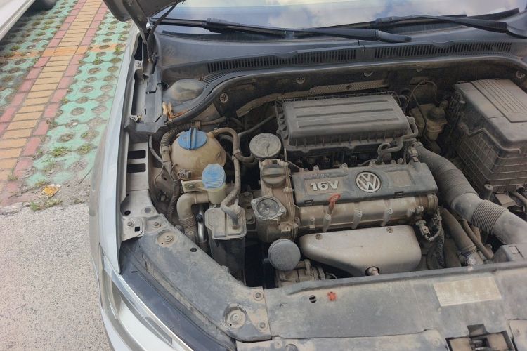 Used Volkswagen Sagitar 2014 Revised Version 1.6L Automatic Leading Edition Engine Bay Right
