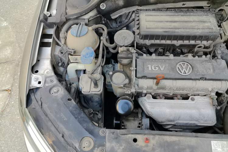Used Volkswagen Sagitar 2014 1.6L Automatic Comfort Model Engine Bay Right