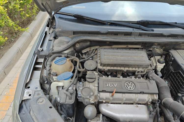 Used Volkswagen Sagitar 2014 Revised Version 1.6L Automatic Comfort Edition Engine Bay Right