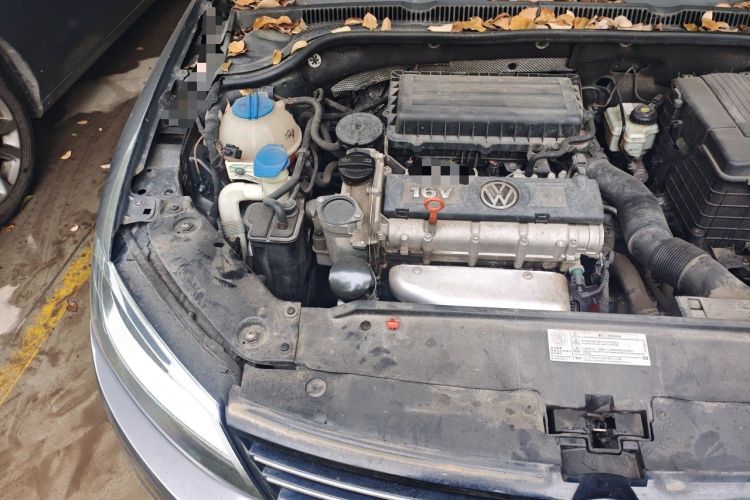 Used Volkswagen Sagitar 2014 1.6L Automatic Comfort Model Engine Bay Right