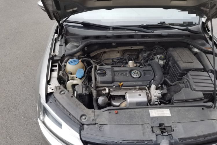Used Volkswagen Sagitar 2014 1.4TSI Automatic Luxury Model Engine Bay Right
