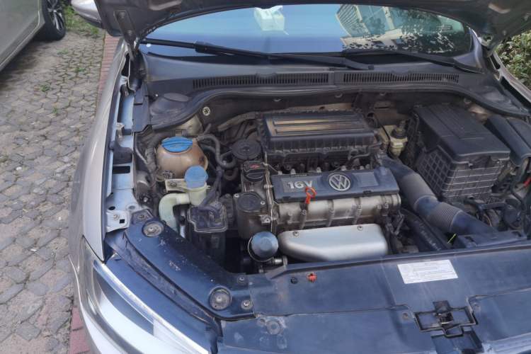 Used Volkswagen Sagitar 2014 Revised Version 1.6L Manual Comfort Edition Engine Bay Right