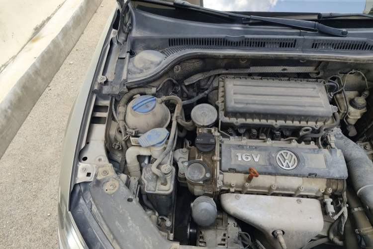 Used Volkswagen Sagitar 2014 Revised Version 1.6L Automatic Leading Edition Engine Bay Right