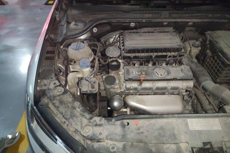 Used Volkswagen Sagitar 2014 Revised Version 1.6L Automatic Comfort Edition Engine Bay Right