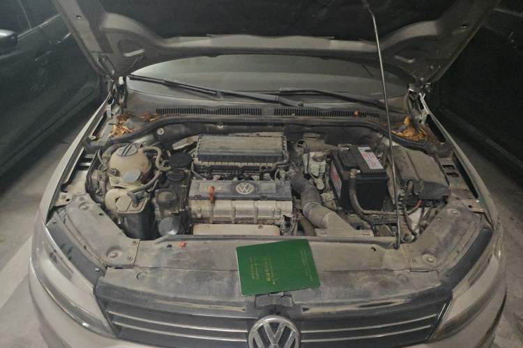 Used Volkswagen Sagitar 2014 1.6L Manual Comfort Model Engine Bay