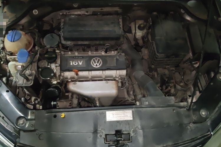 Used Volkswagen Sagitar 2014 1.6L Automatic Comfort Model Engine Bay