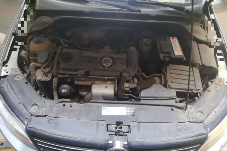Used Volkswagen Sagitar 2014 1.4TSI Manual Luxury Model Engine Bay