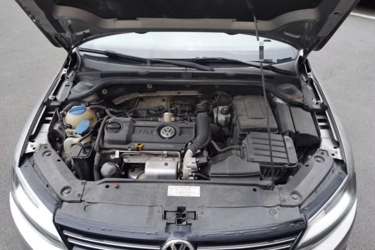 Used Volkswagen Sagitar 2014 1.4TSI Automatic Luxury Model Engine Bay