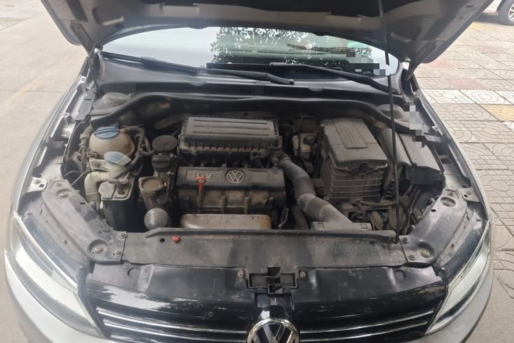 Used Volkswagen Sagitar 2014 Revised Version 1.6L Automatic Comfort Edition Engine Bay