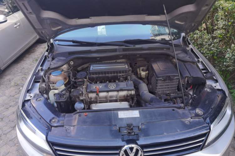 Used Volkswagen Sagitar 2014 Revised Version 1.6L Manual Comfort Edition Engine Bay