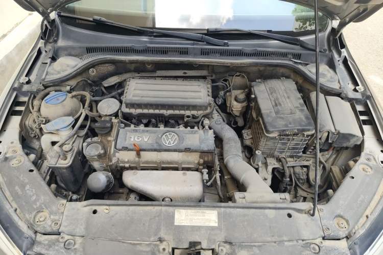Used Volkswagen Sagitar 2014 Revised Version 1.6L Automatic Leading Edition Engine Bay