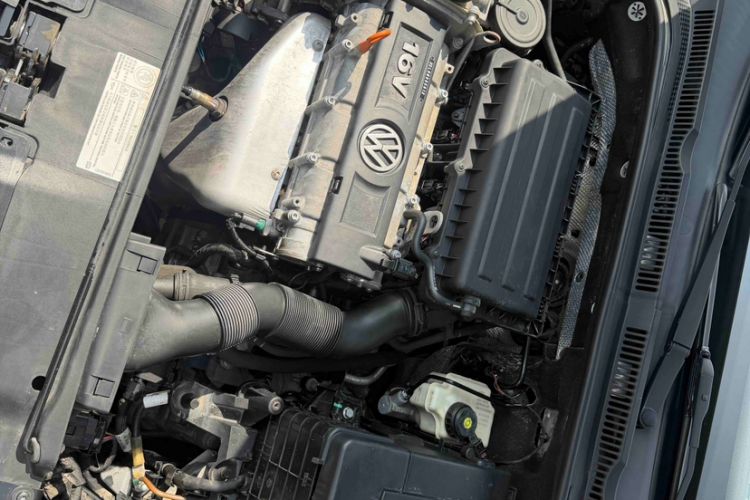 Used Volkswagen Sagitar 2014 Revised Version 1.6L Automatic Comfort Edition Engine Bay