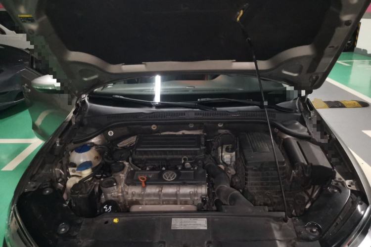 Used Volkswagen Sagitar 2014 Revised Version 1.6L Automatic Comfort Edition Engine Bay