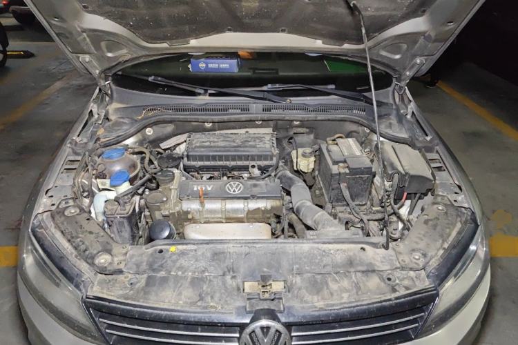 Used Volkswagen Sagitar 2014 Revised Version 1.6L Manual Comfort Edition Engine Bay