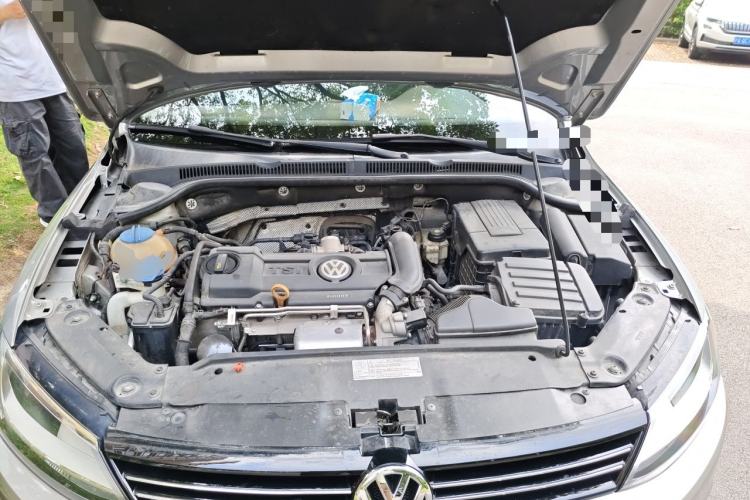 Used Volkswagen Sagitar 2014 Revised Version 1.4TSI Automatic Luxury Edition Engine Bay