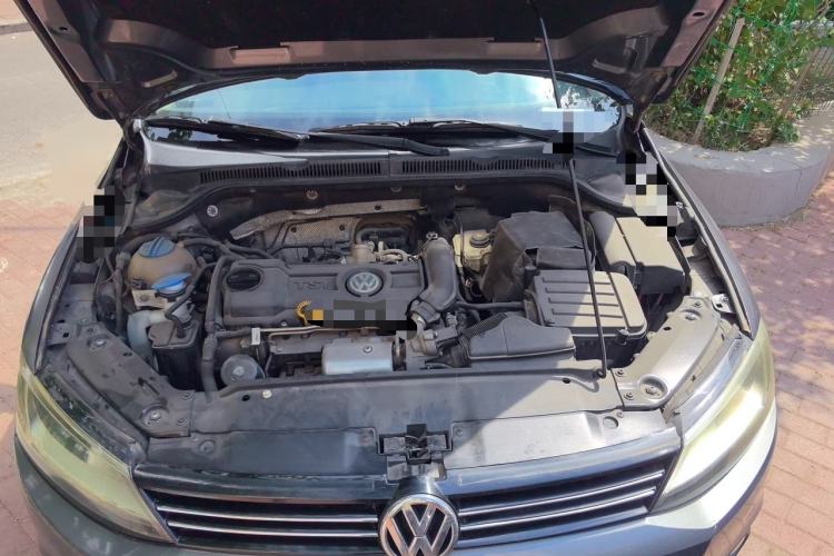 Used Volkswagen Sagitar 2014 Revised Version 1.4TSI Manual Luxury Edition Engine Bay