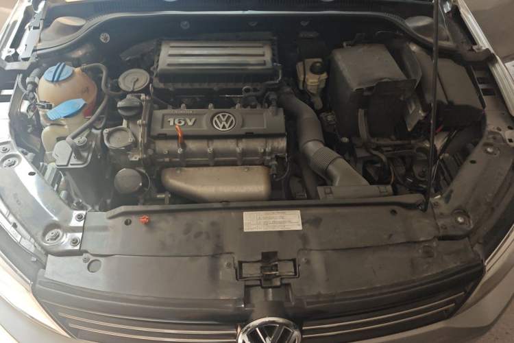 Used Volkswagen Sagitar 2014 Revised Version 1.6L Manual Comfort Edition Engine Bay