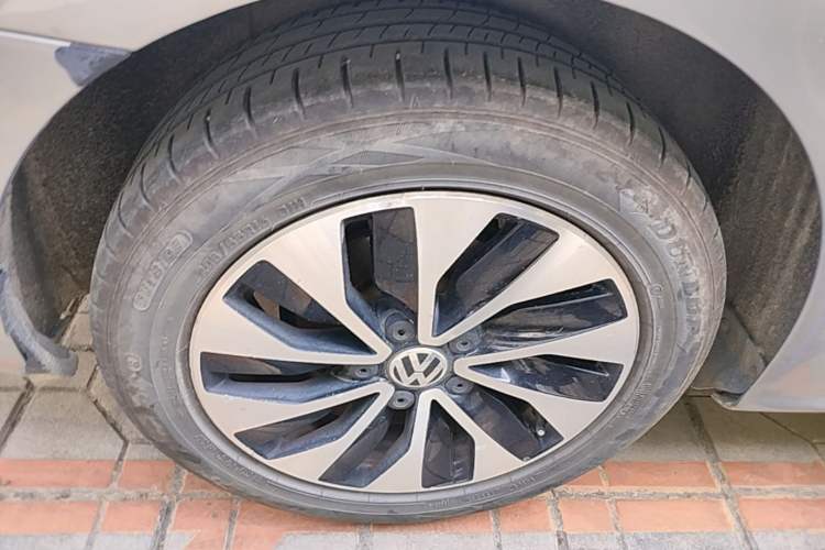 Used Volkswagen Sagitar 2014 1.4TSI BlueMotion Edition Exterior 5