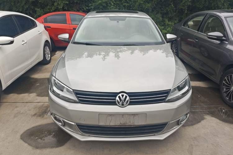 Used Volkswagen Sagitar 2014 Revised Version 1.6L Automatic Comfort Edition Front