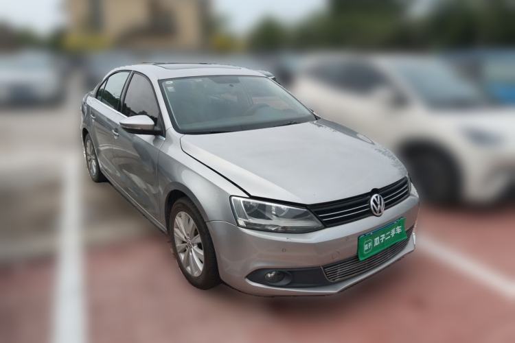 Used Volkswagen Sagitar 2014 Revised Version 1.4TSI Manual Luxury Edition Front Right 45 Deg