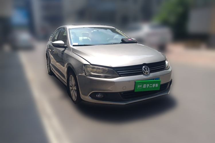 Used Volkswagen Sagitar 2014 1.4TSI Automatic Luxury Model Front Right 45 Deg