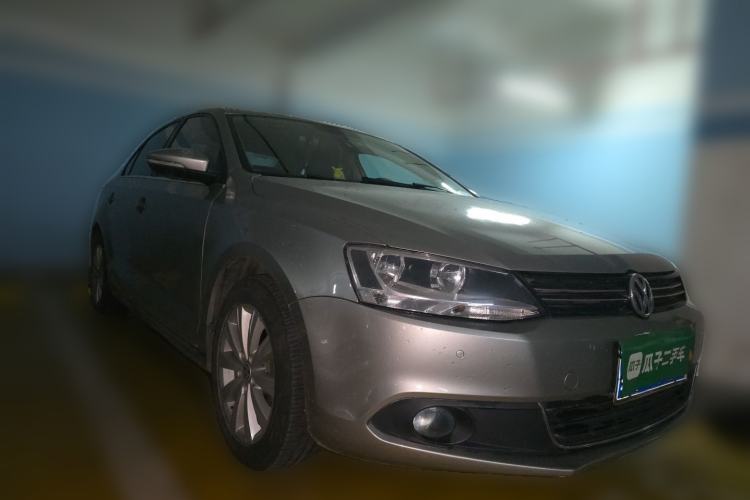 Used Volkswagen Sagitar 2014 1.4TSI Automatic Luxury Model Front Right 45 Deg