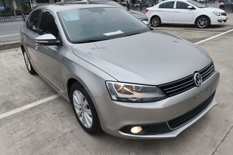 Used Volkswagen Sagitar 2014 Revised Version 1.6L Manual Comfort Edition Front Right 45 Deg
